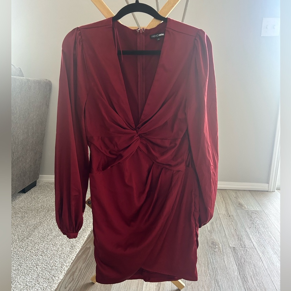 Fashion Nova Red plung neck